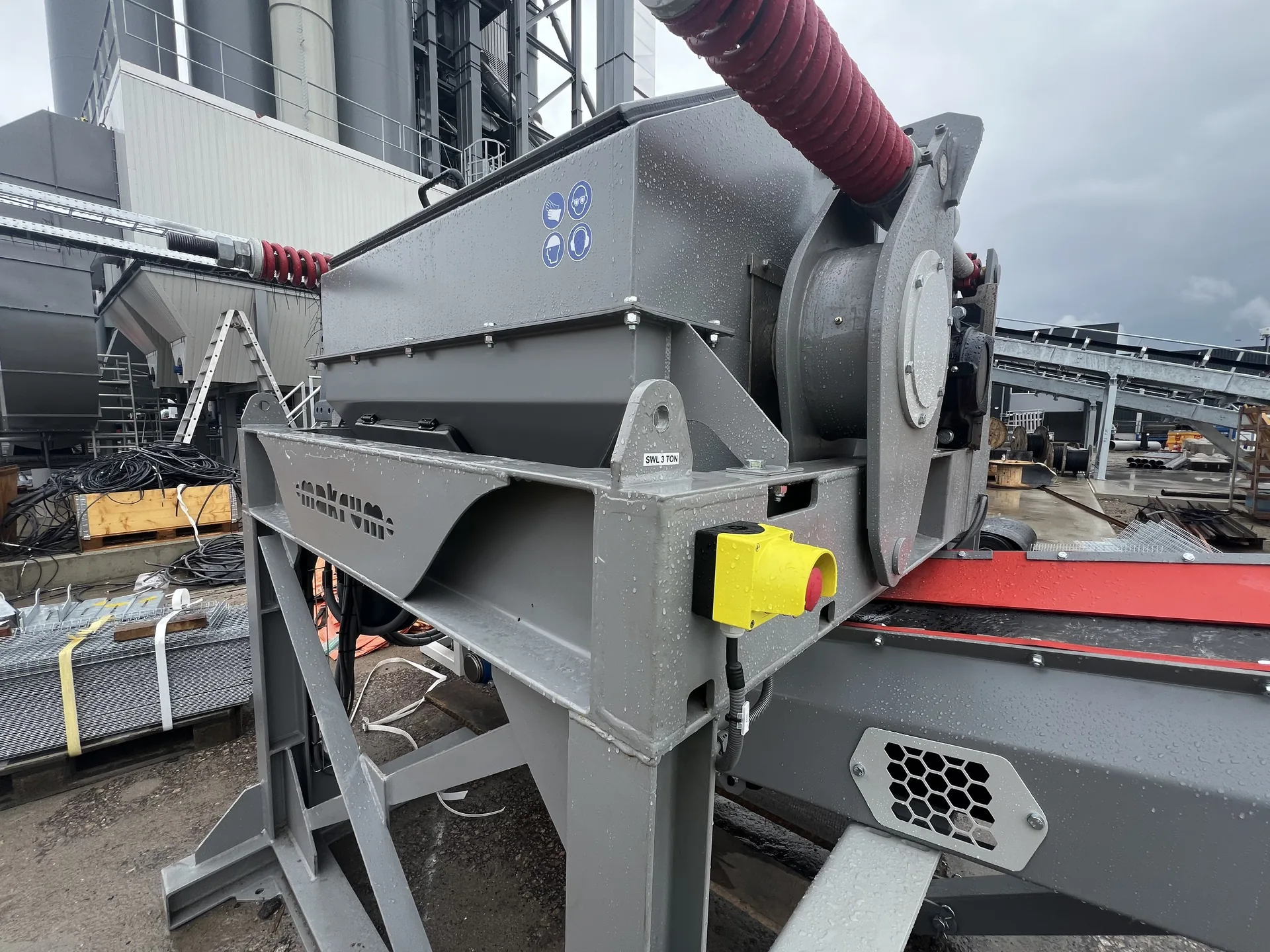 V1 granulator built into a plant — photo 2