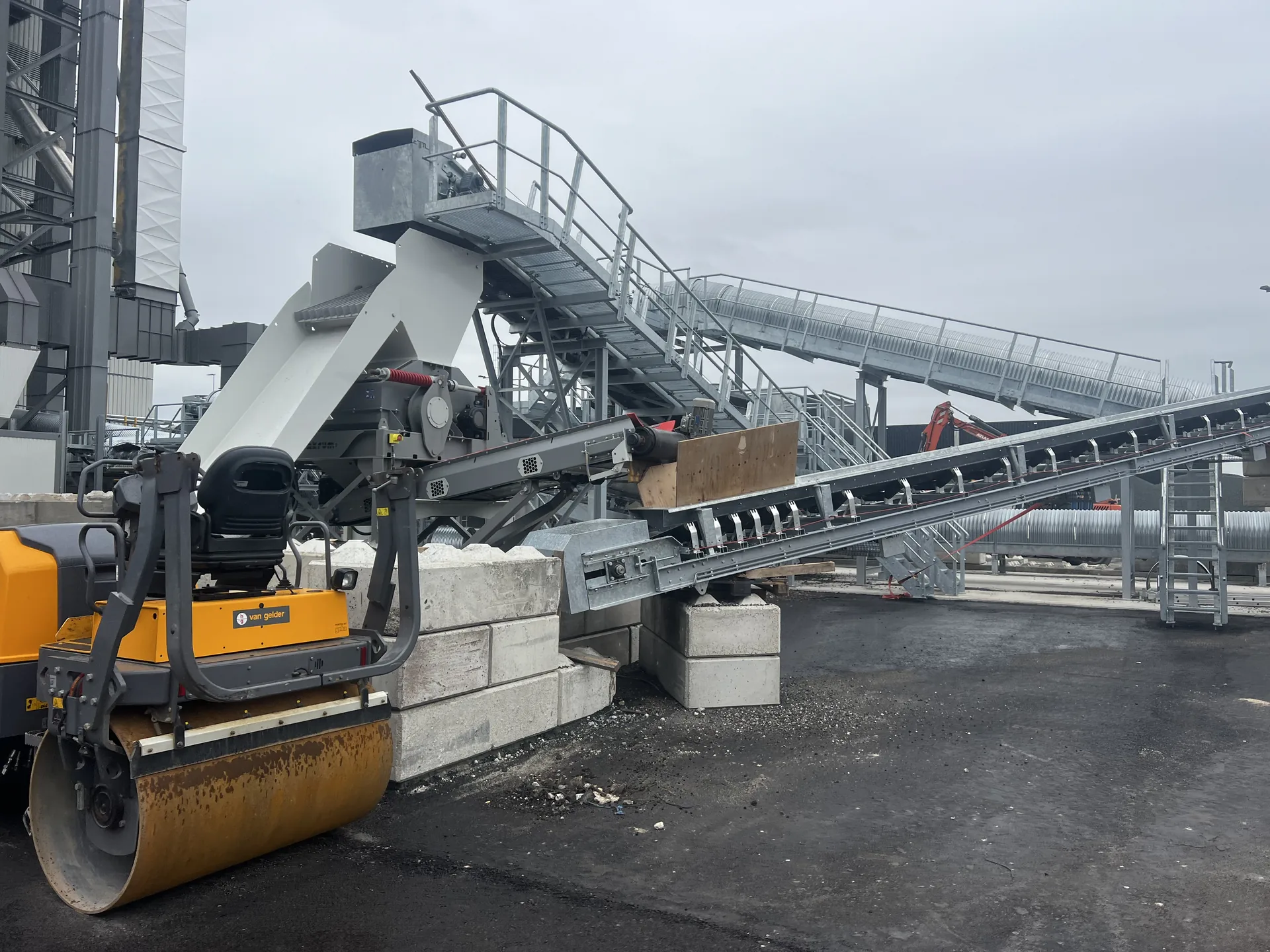 V1 granulator built into a plant — photo 6