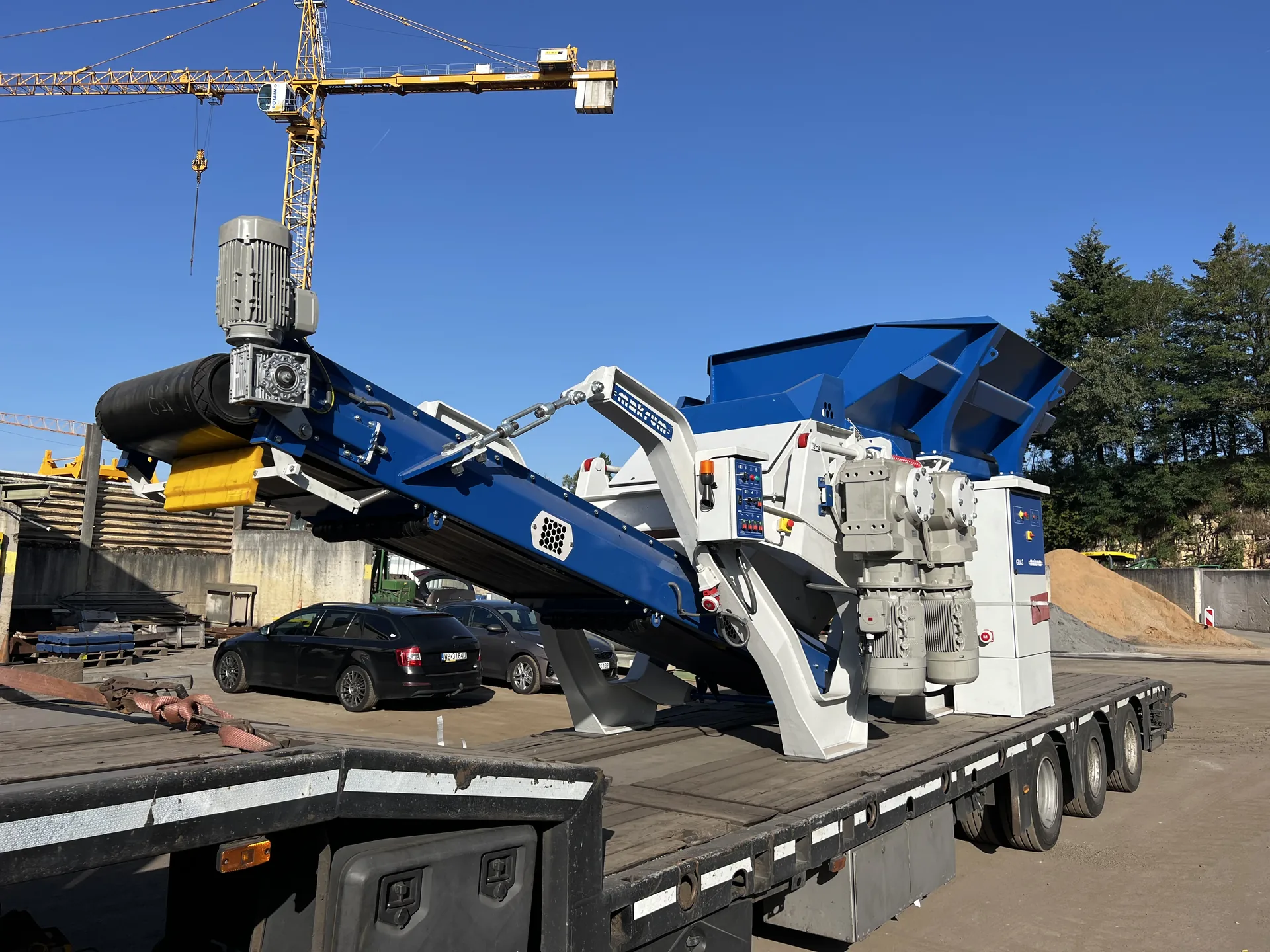 V3 granulator with a screener — photo 2
