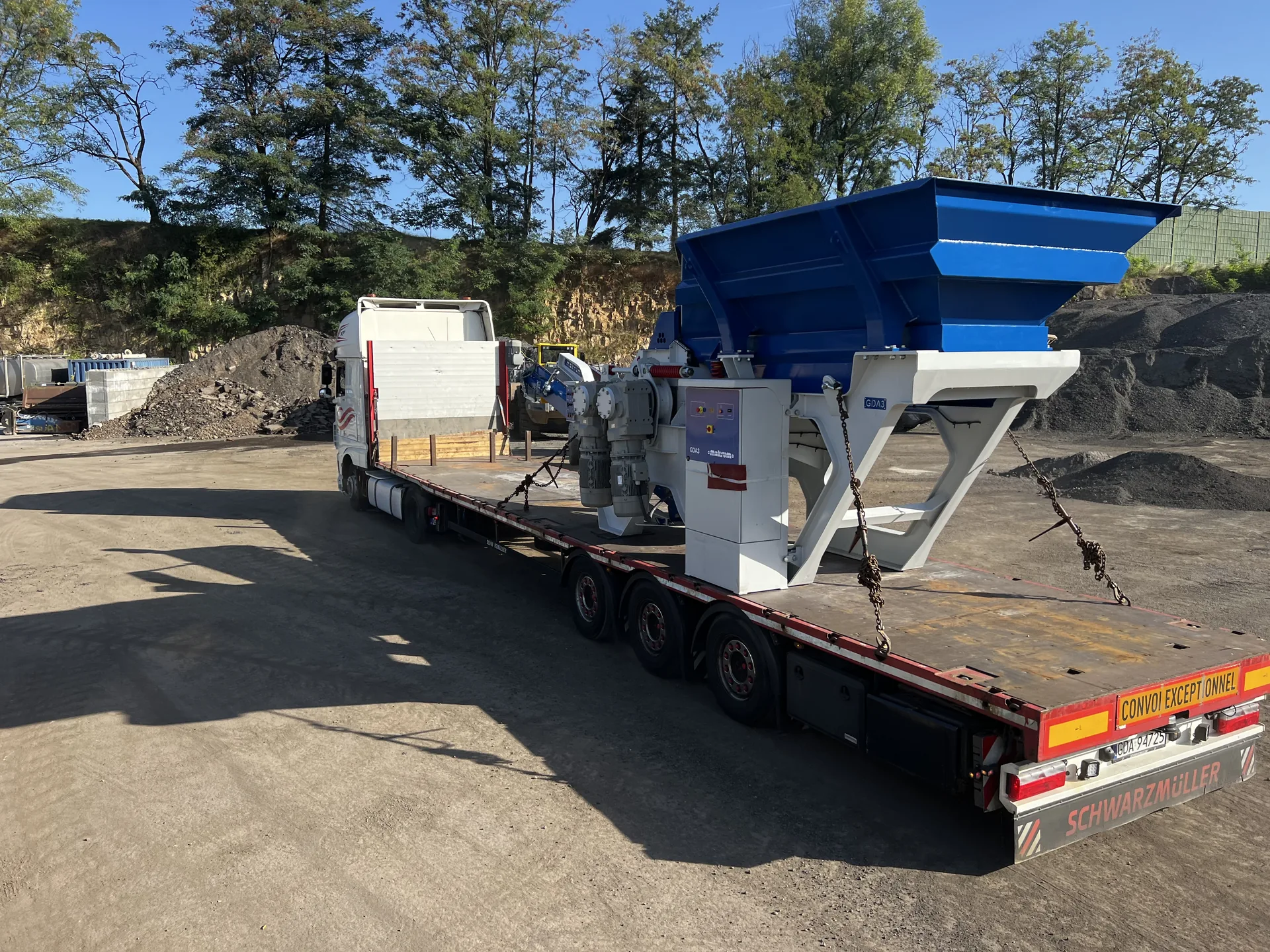 V3 granulator with a screener — photo 3